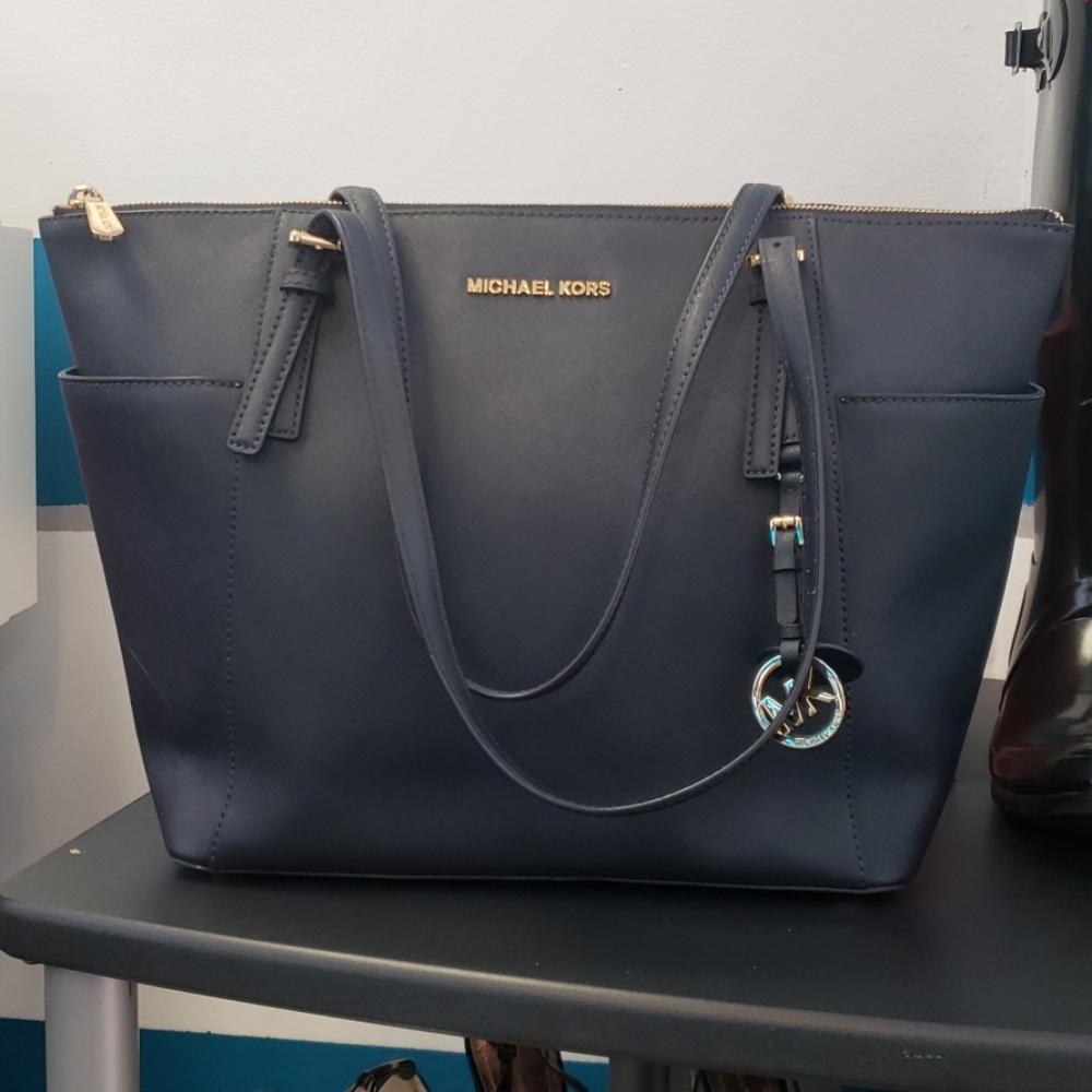 Michael Kors Jet Set Saffiano Leather Top Zip Tote